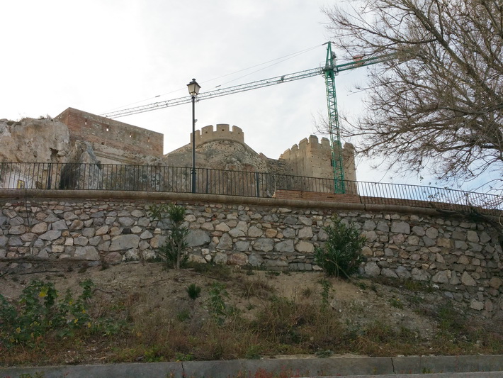 Adiós a la grúa del Castillo de Salobreña